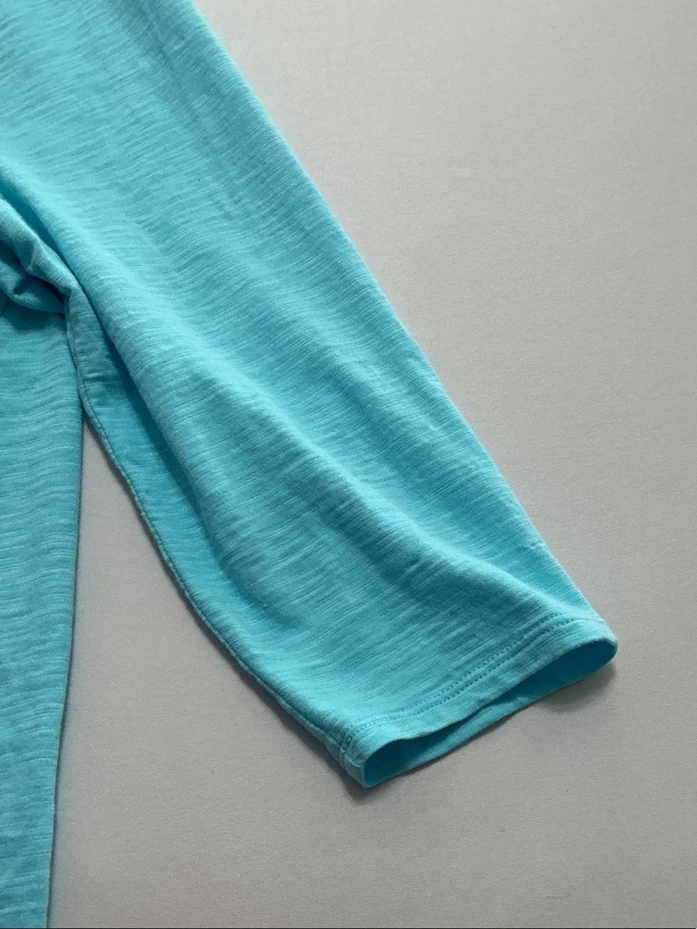 Chico's Size 2 (Size 12) Aqua V-Neck Long Sleeve Tee - Picture 5 of 6